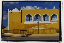 church-and-taxi-izamel